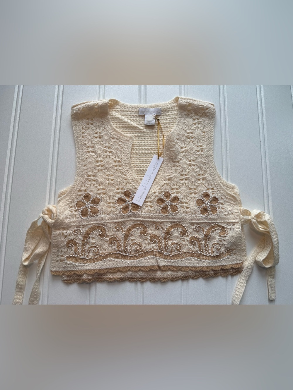 House of Harlow 1960 Crochet Knit Beaded Crop Vest Cream Tan One Size NEW 3149
